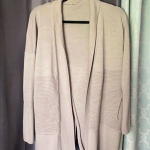 Beige sweater/cardigan